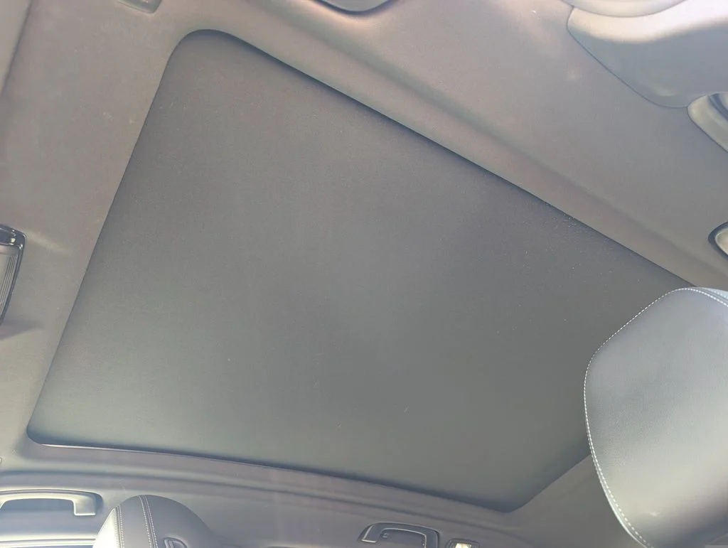 Used 2023 White Metallic BMW sDrive30i image 18