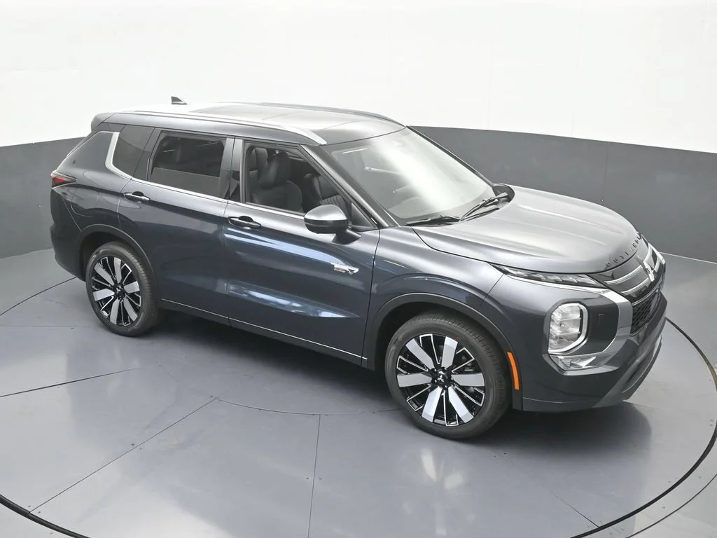 New 2026 Gray Mitsubishi SEL S-AWC image 63