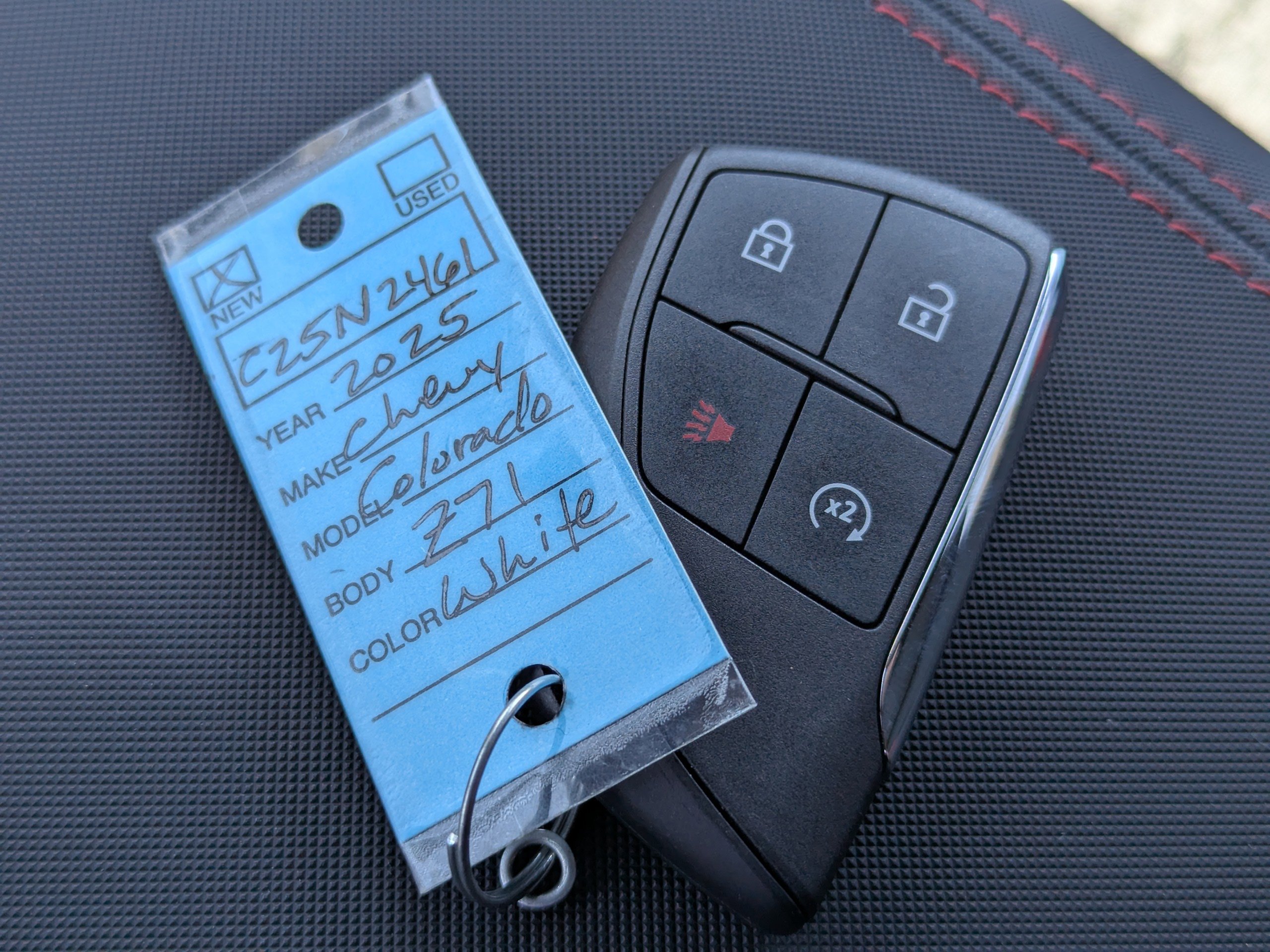 2025 Chevrolet Colorado Z71 - Photo 18