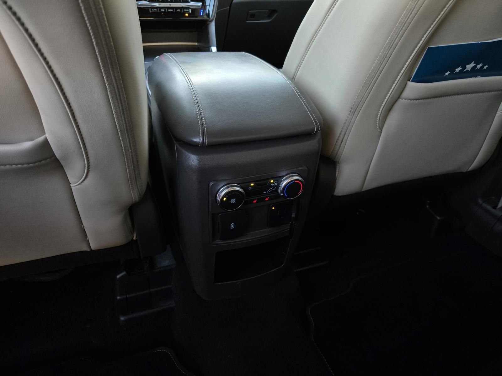 2021 Ford Explorer Platinum - Photo 21
