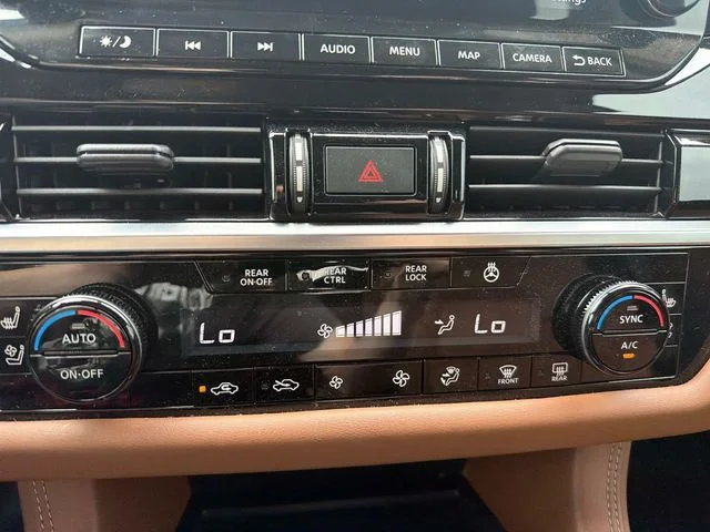 Used 2023 Gray Nissan Platinum image 23