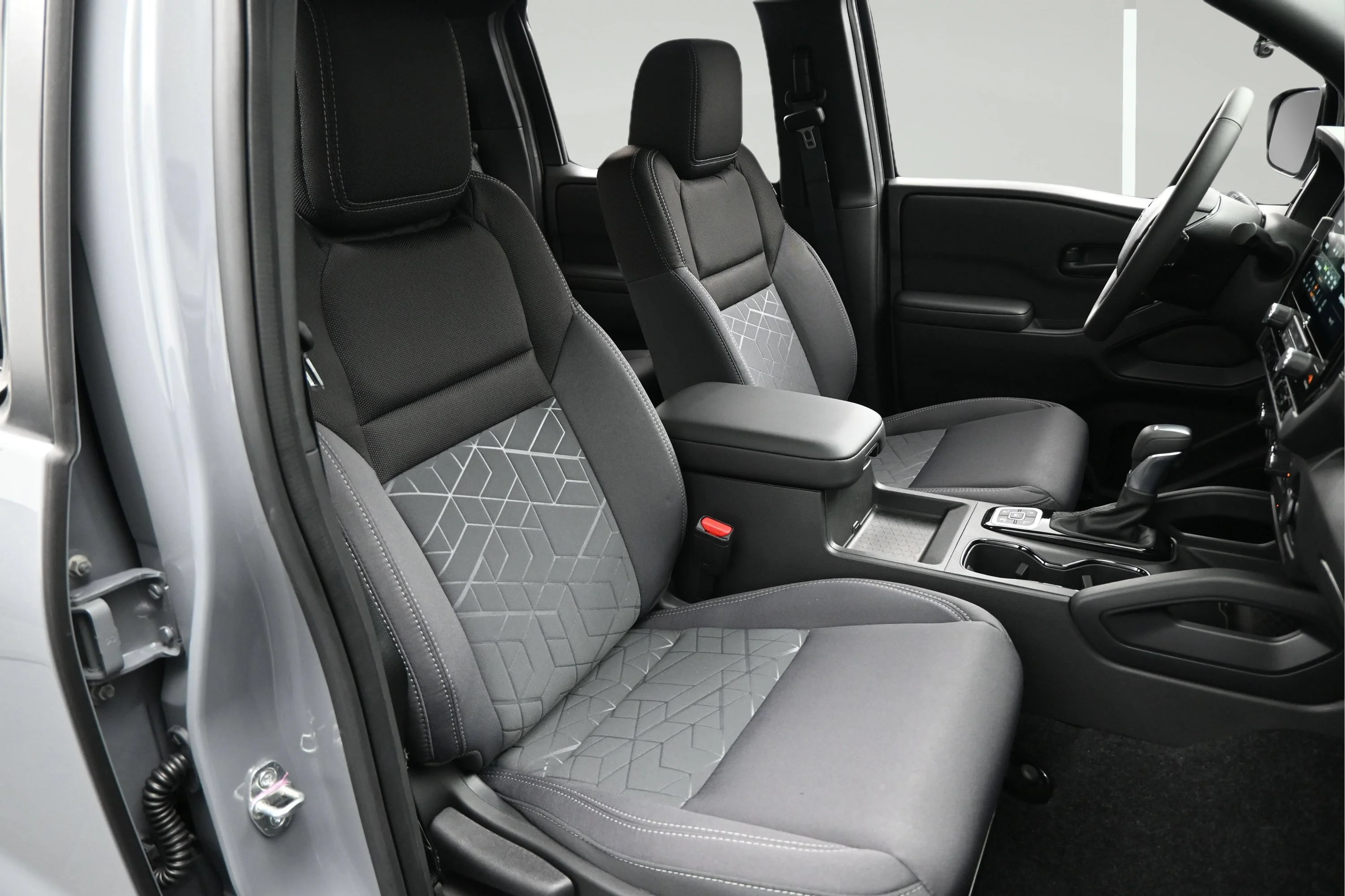 New 2026 Boulder Gray Pearl Nissan Crew Cab SV image 14
