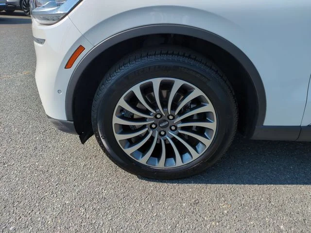 Used 2020 White Lincoln Reserve image 10