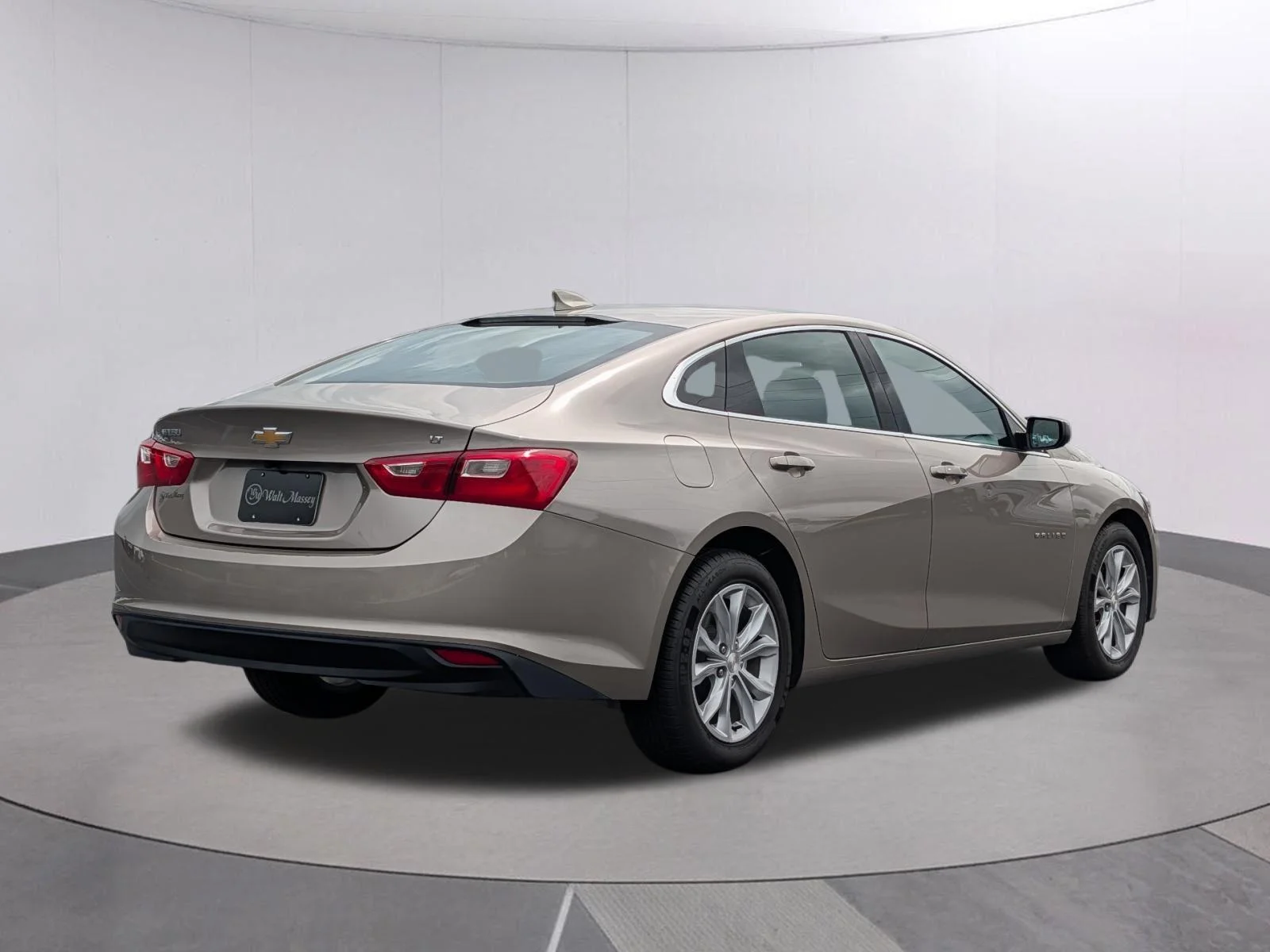 Used 2023 Mineral Gray Metallic Chevrolet LT image 5