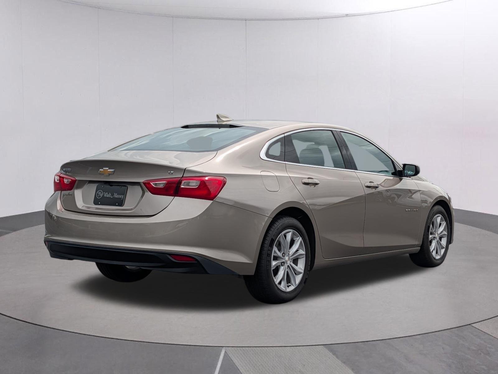 Used 2023 Mineral Gray Metallic Chevrolet LT image 5