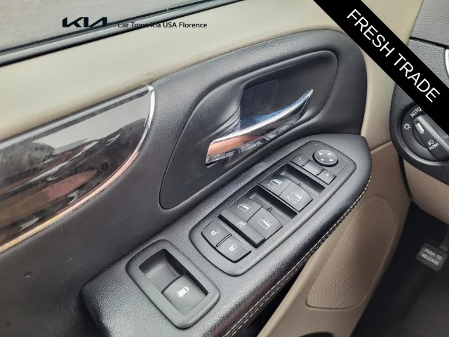 Used 2014 Red Chrysler Touring image 24