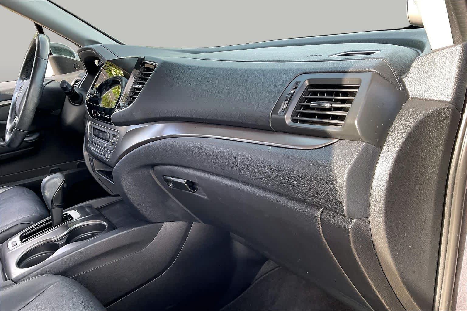Used 2020 Modern Steel Metallic Honda EX-L image 18