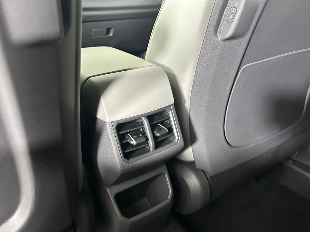 New 2027 Aurora Black Pearl Kia EX image 13