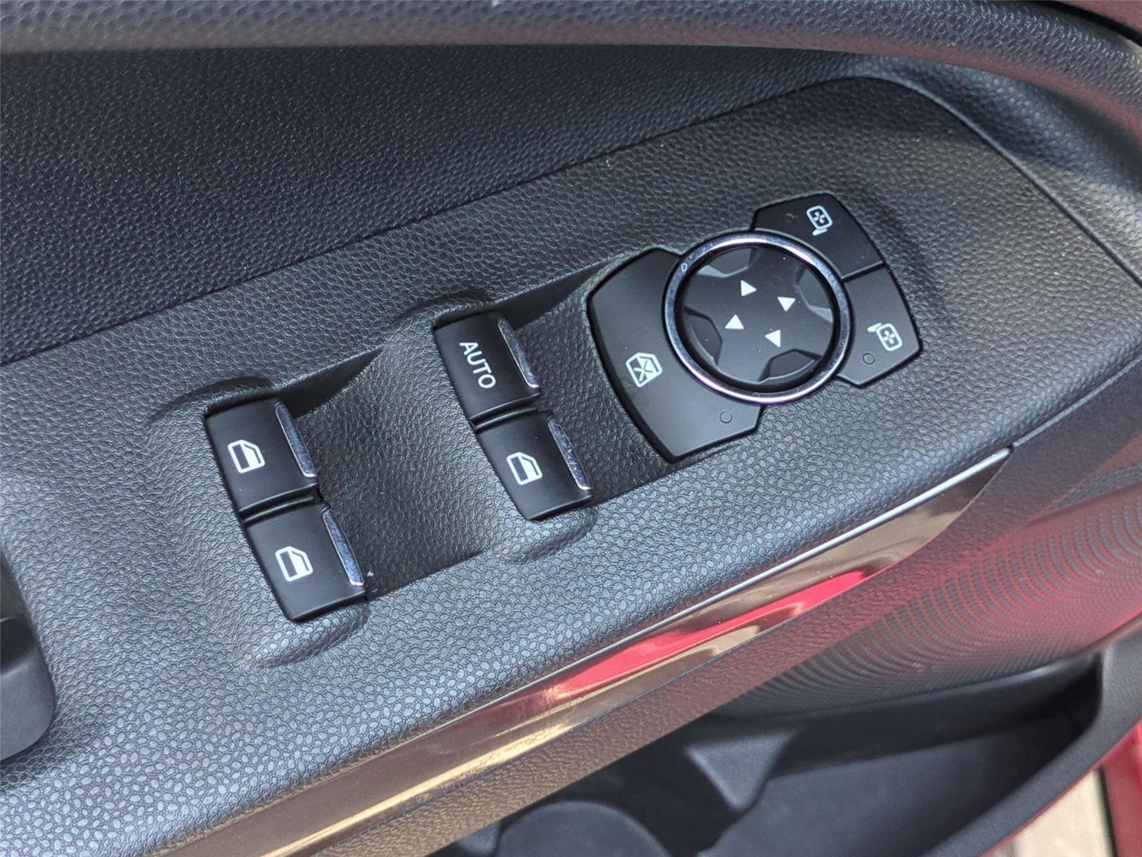 Used 2020 Ruby Red Metallic Tinted Clearcoat Ford SE image 16