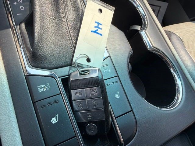 Used 2021 Snow White Pearl Kia EX image 32