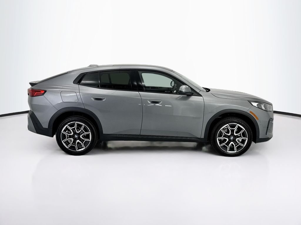 Used 2026 Gray Metallic BMW xDrive28i image 4