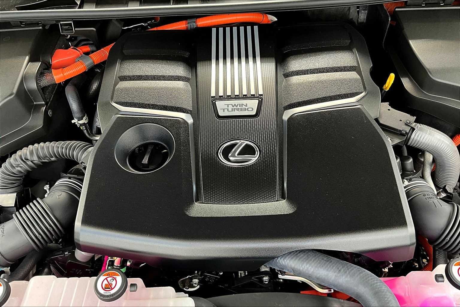 Used 2025 Eminent White Pearl Lexus Luxury image 17
