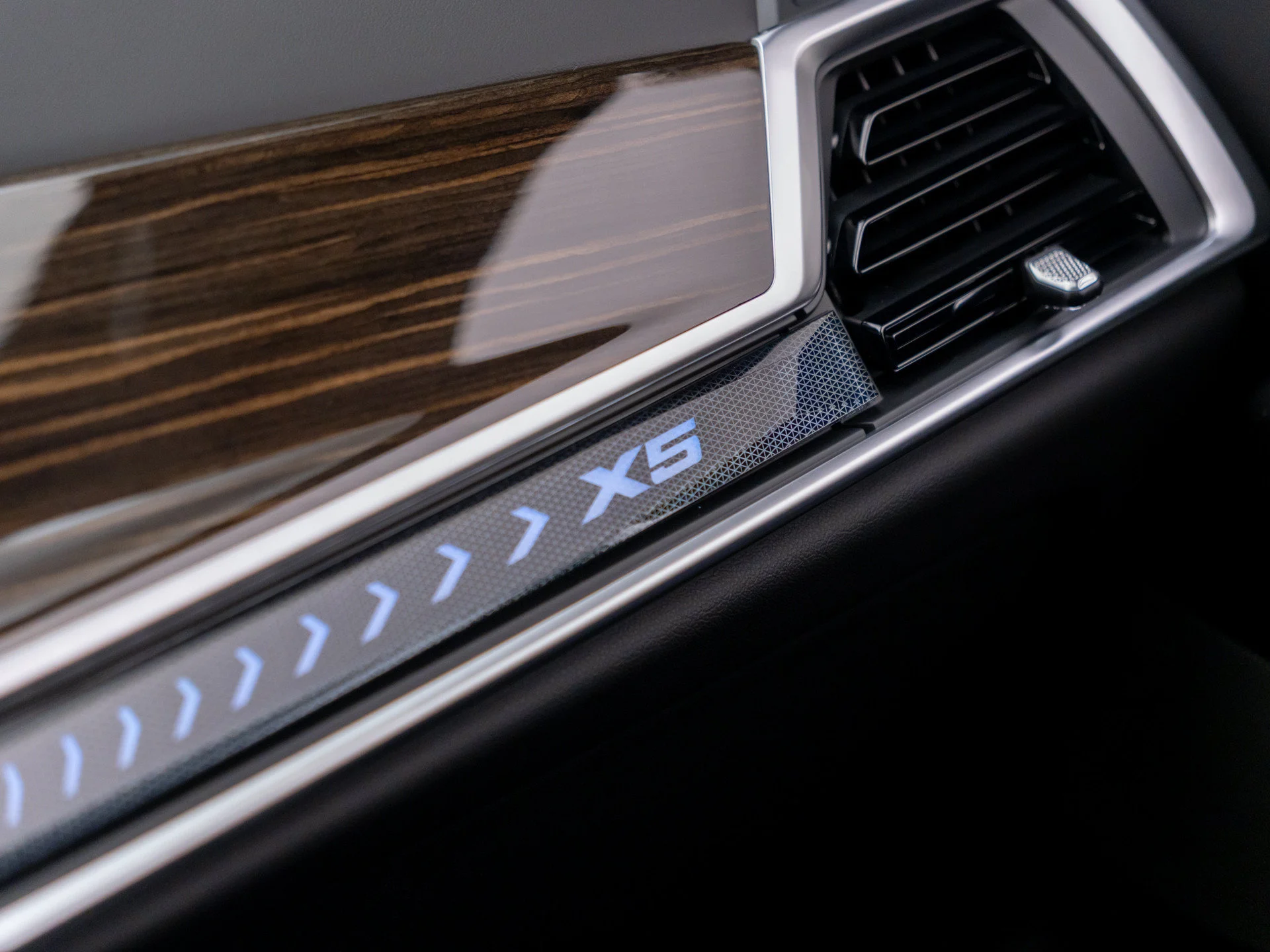 New 2026 Black BMW xDrive50e image 33