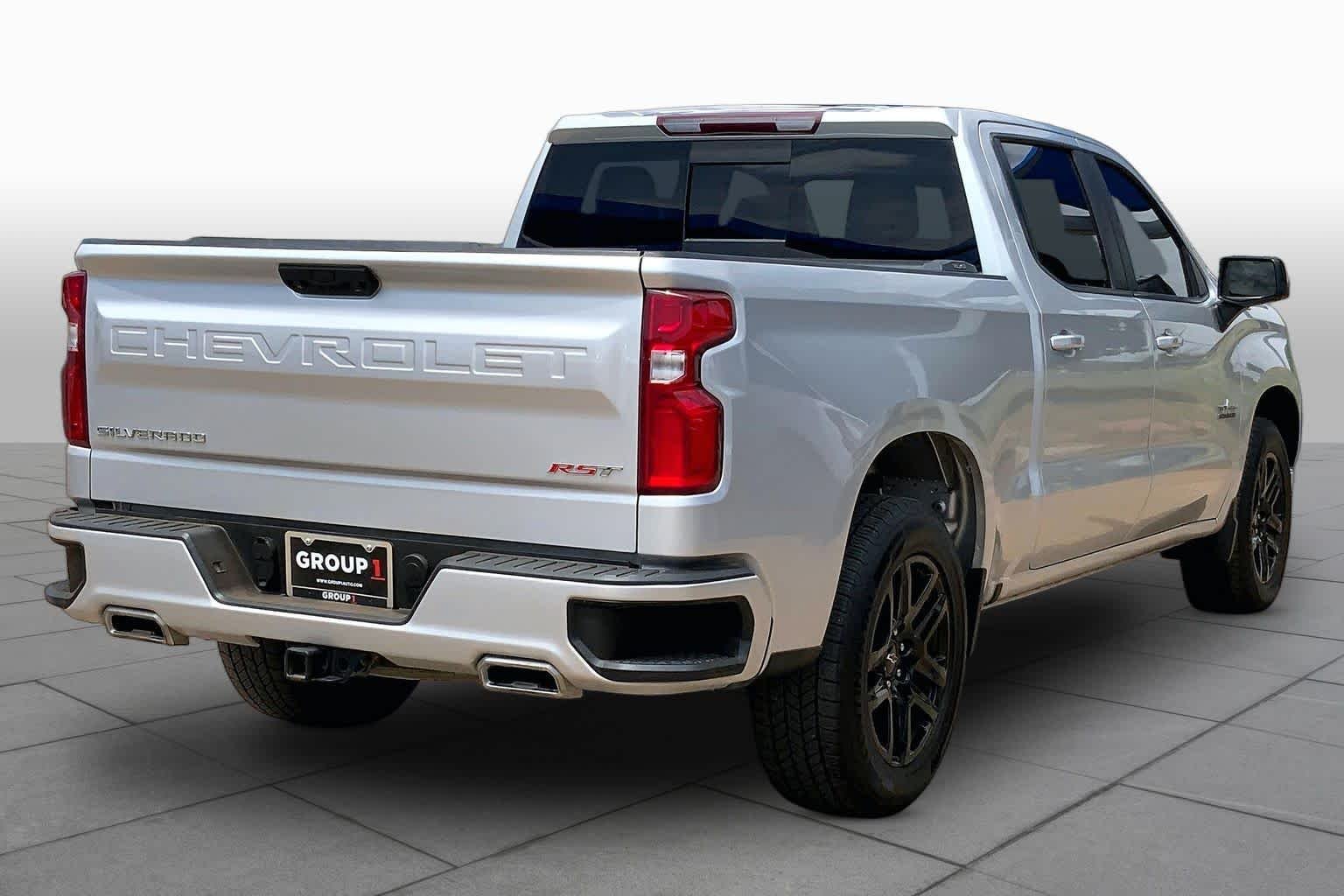 Used 2022 Silver Ice Metallic Chevrolet RST image 13