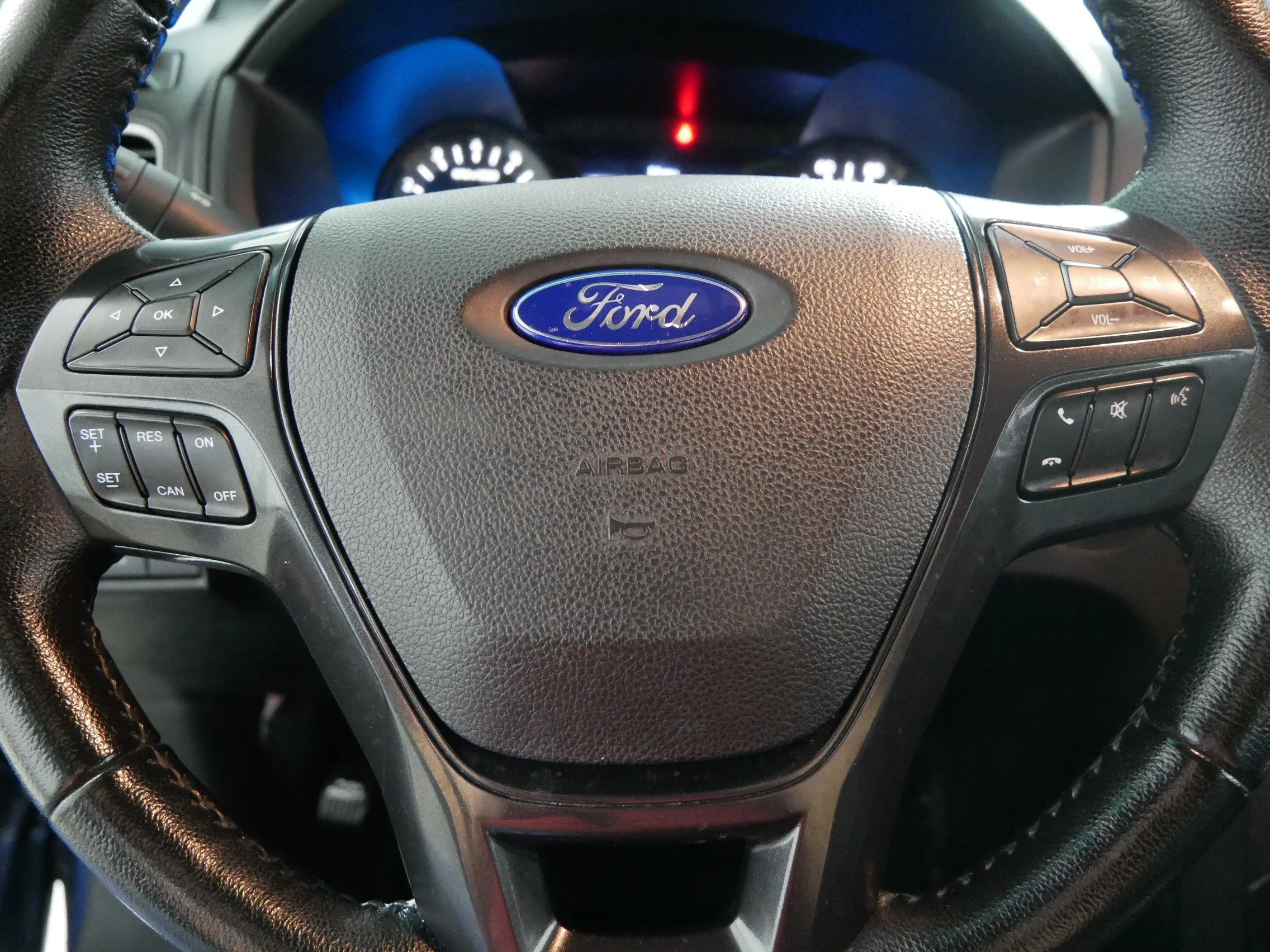 Used 2017 Blue Jeans Metallic Ford XLT image 25