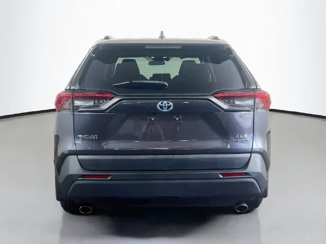 Used 2022 Magnetic Gray Metallic Toyota XLE image 21