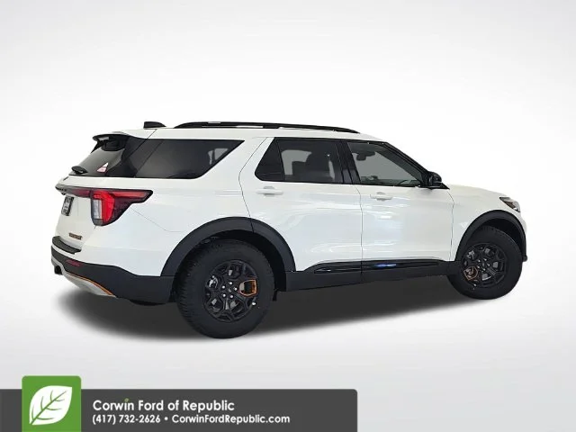 New 2026 Star White Metallic Tri-Coat Ford Tremor® image 9