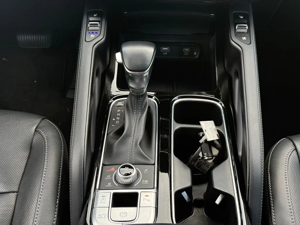 Used 2024 Black Kia EX image 27