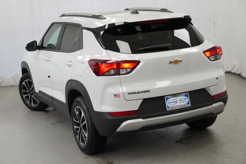 New 2026 White Chevrolet LT image 37
