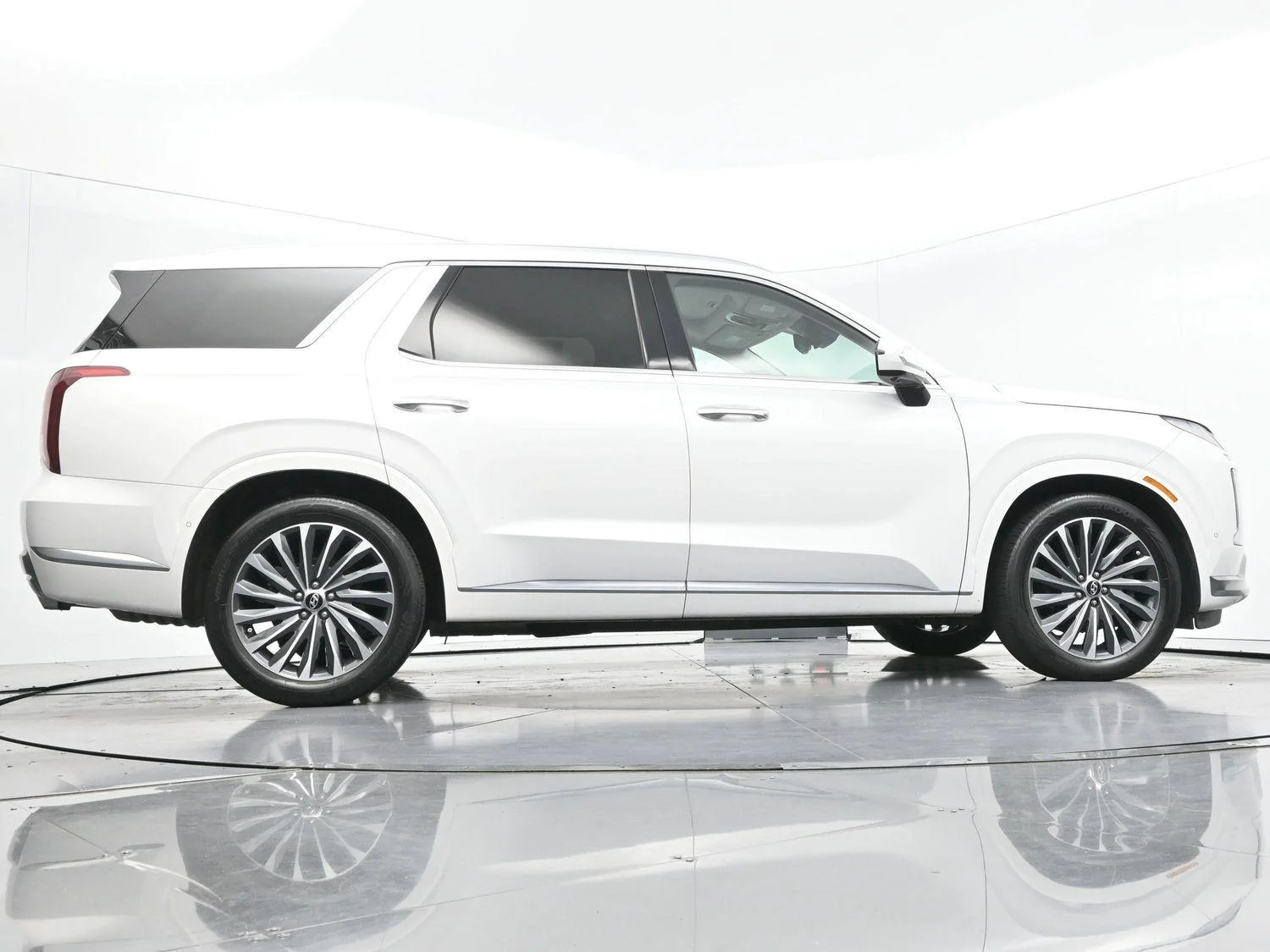 Used 2024 Hyper White Hyundai Calligraphy image 60