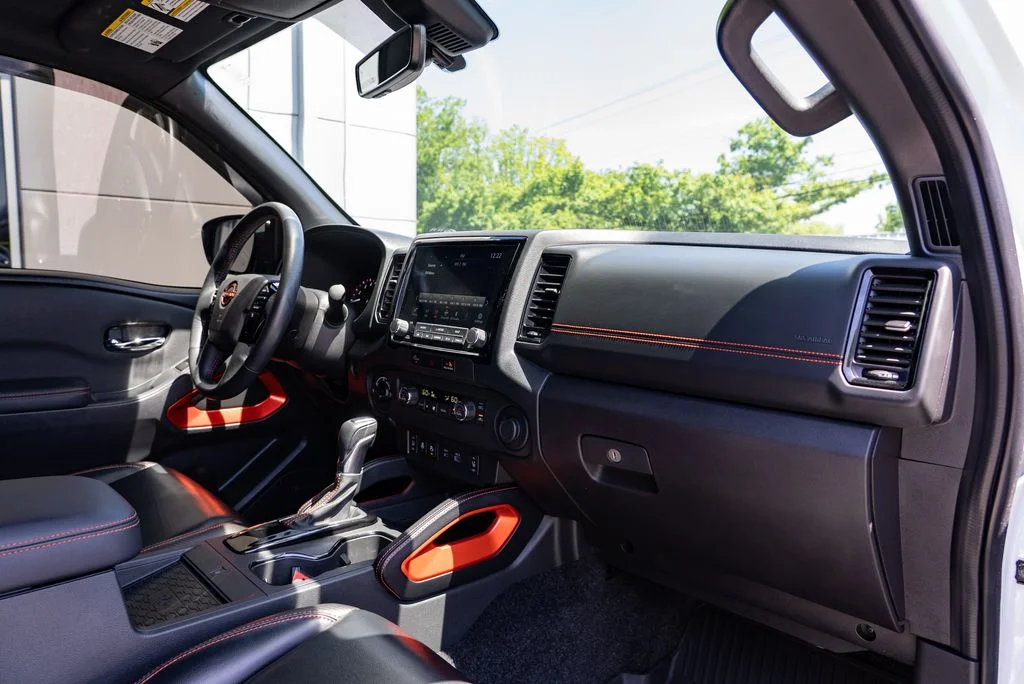 Used 2023 White Nissan PRO-4X image 31