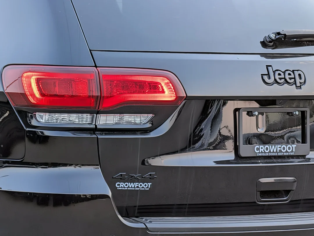Used 2020 Black Jeep Altitude - - 4x4 - Leather Seats - Power Sunroof - Navigation & More! image 11