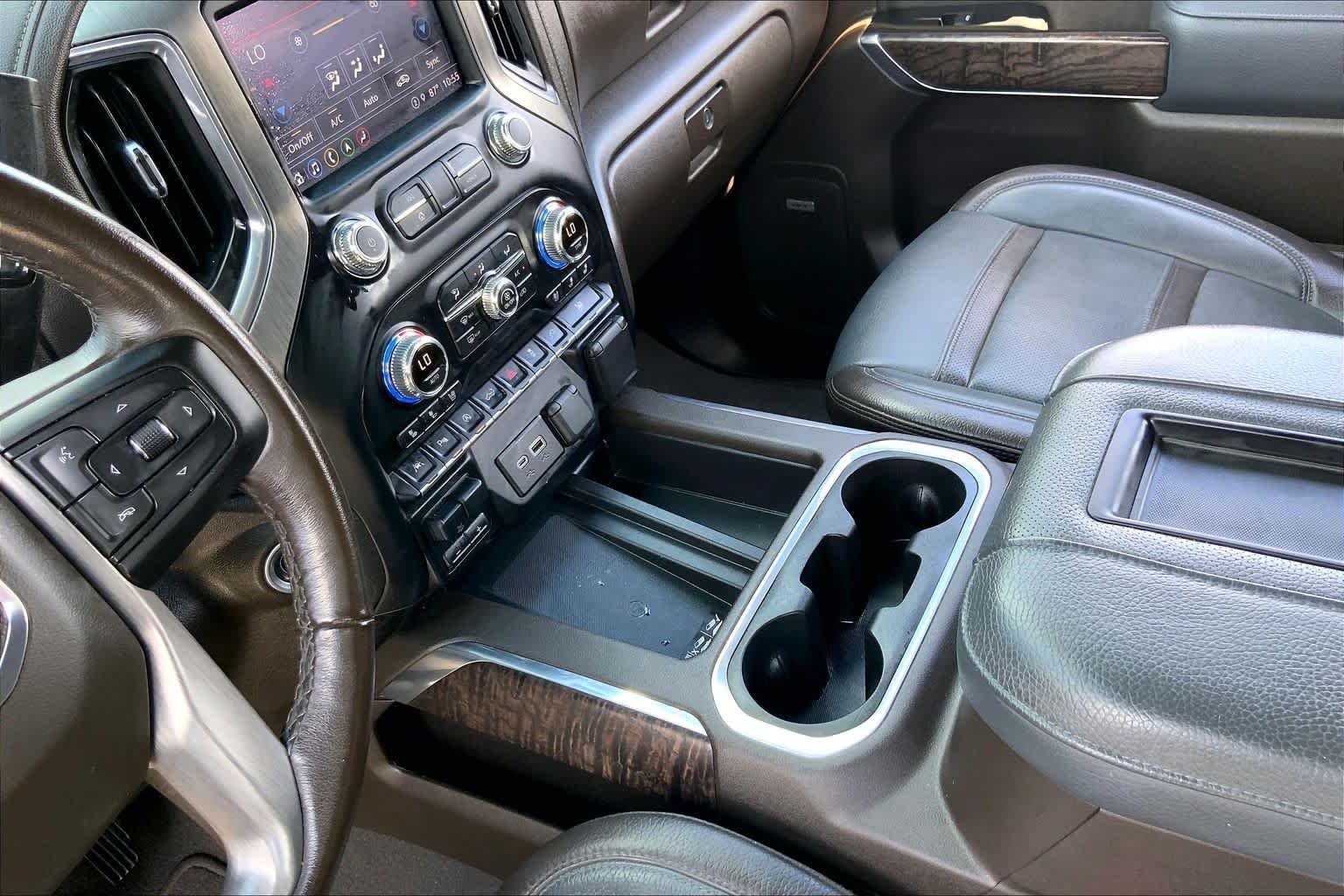 Used 2021 White Frost Tricoat GMC Denali image 16