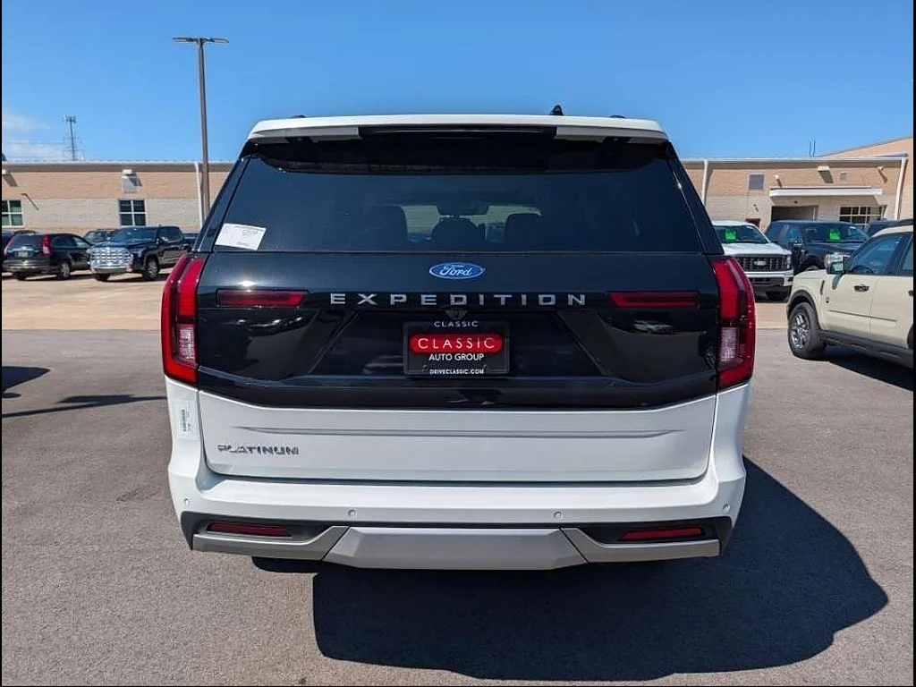 New 2026 Star White Metallic Tri-Coat Ford Platinum image 4