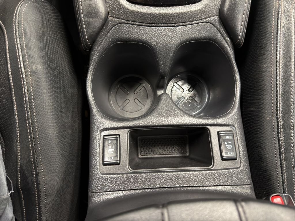 Used 2019 Silver Nissan SL image 17
