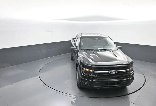 New 2026 Agate Black Metallic Ford XLT image 16