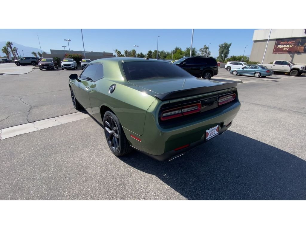 Used 2021 F8 Green Dodge SXT image 6