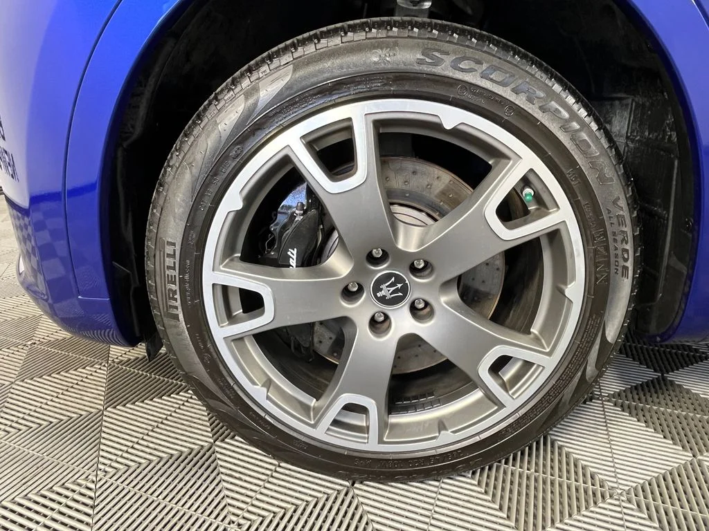 Used 2022 Blue Maserati Modena image 14