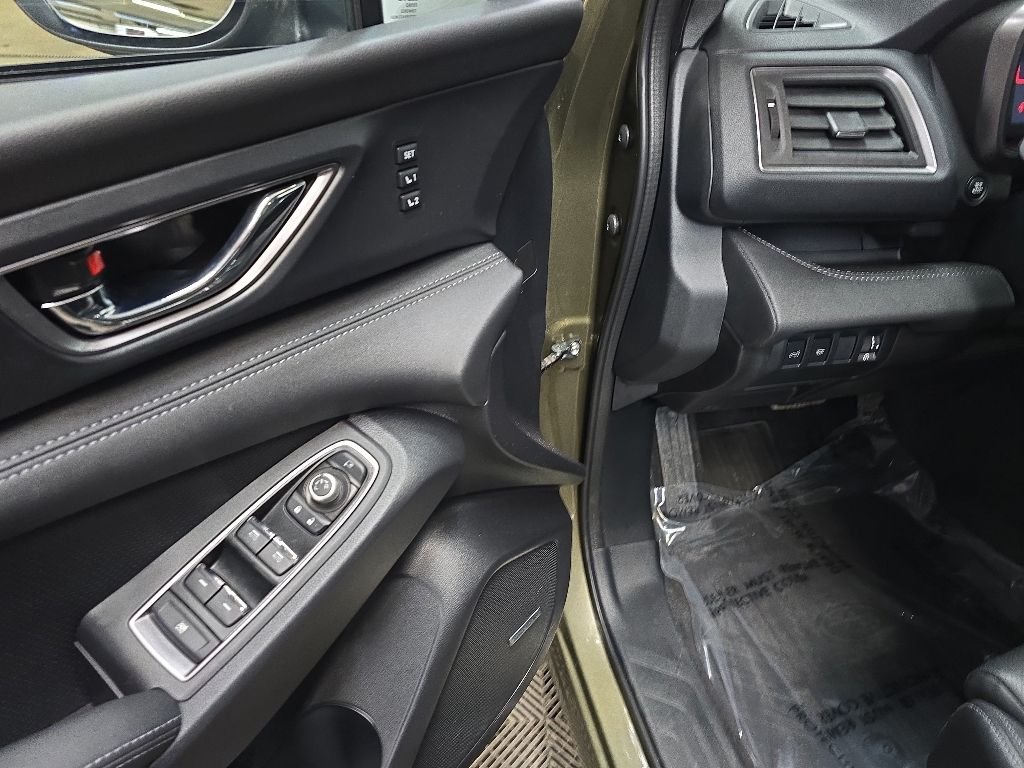 2025 Subaru Ascent Limited - Photo 28