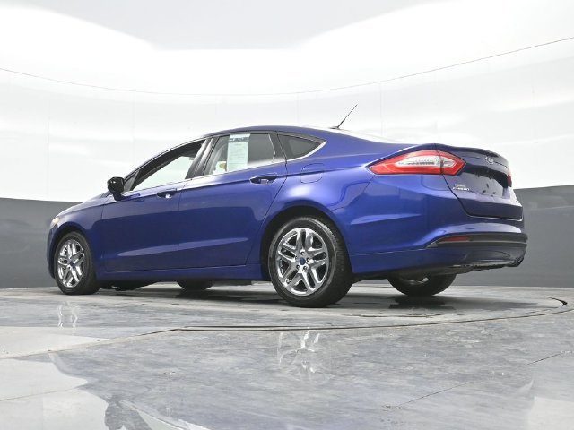 Used 2016 Blue Ford SE image 19