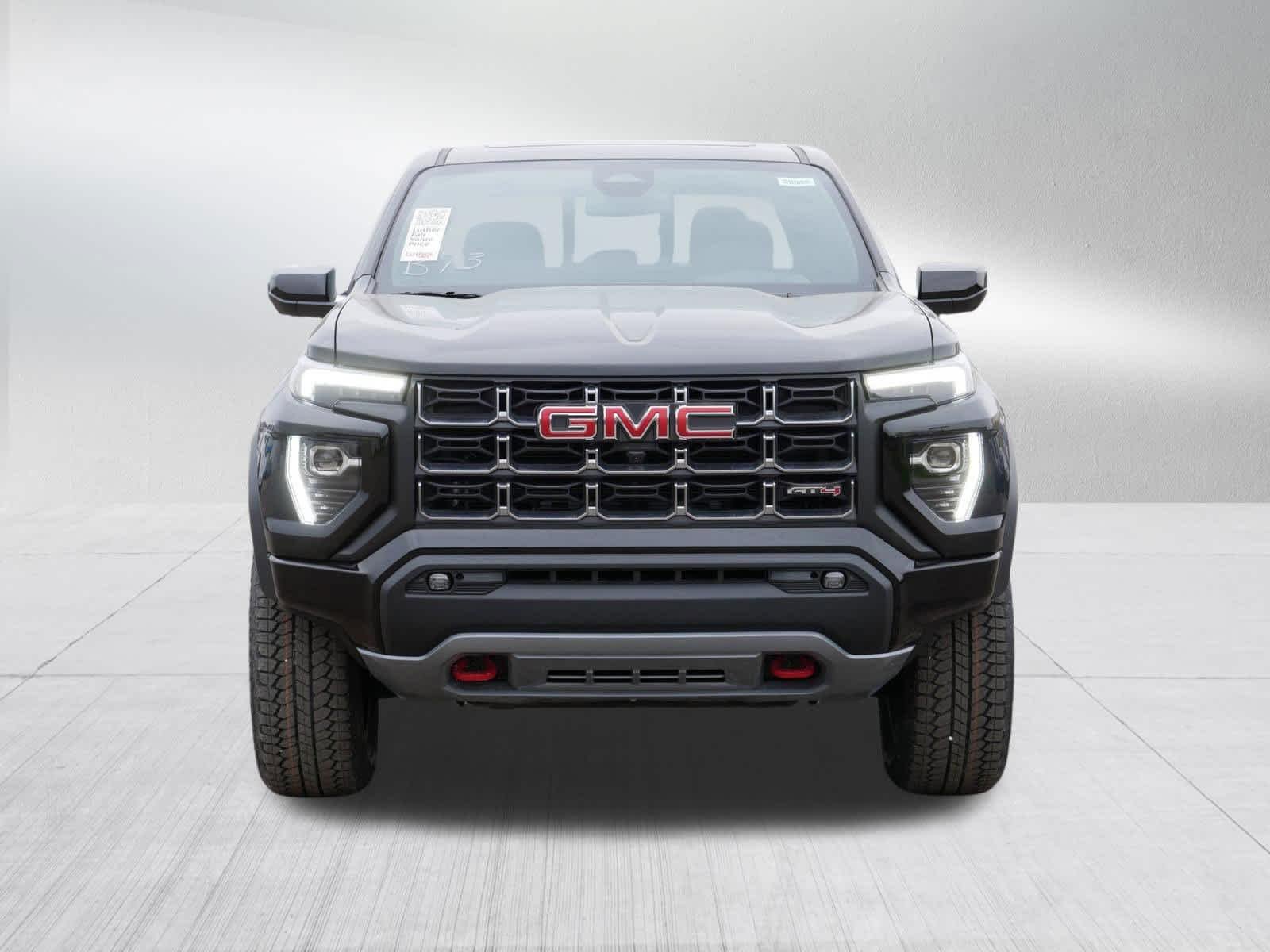 2026 GMC Canyon AT4 - Photo 8