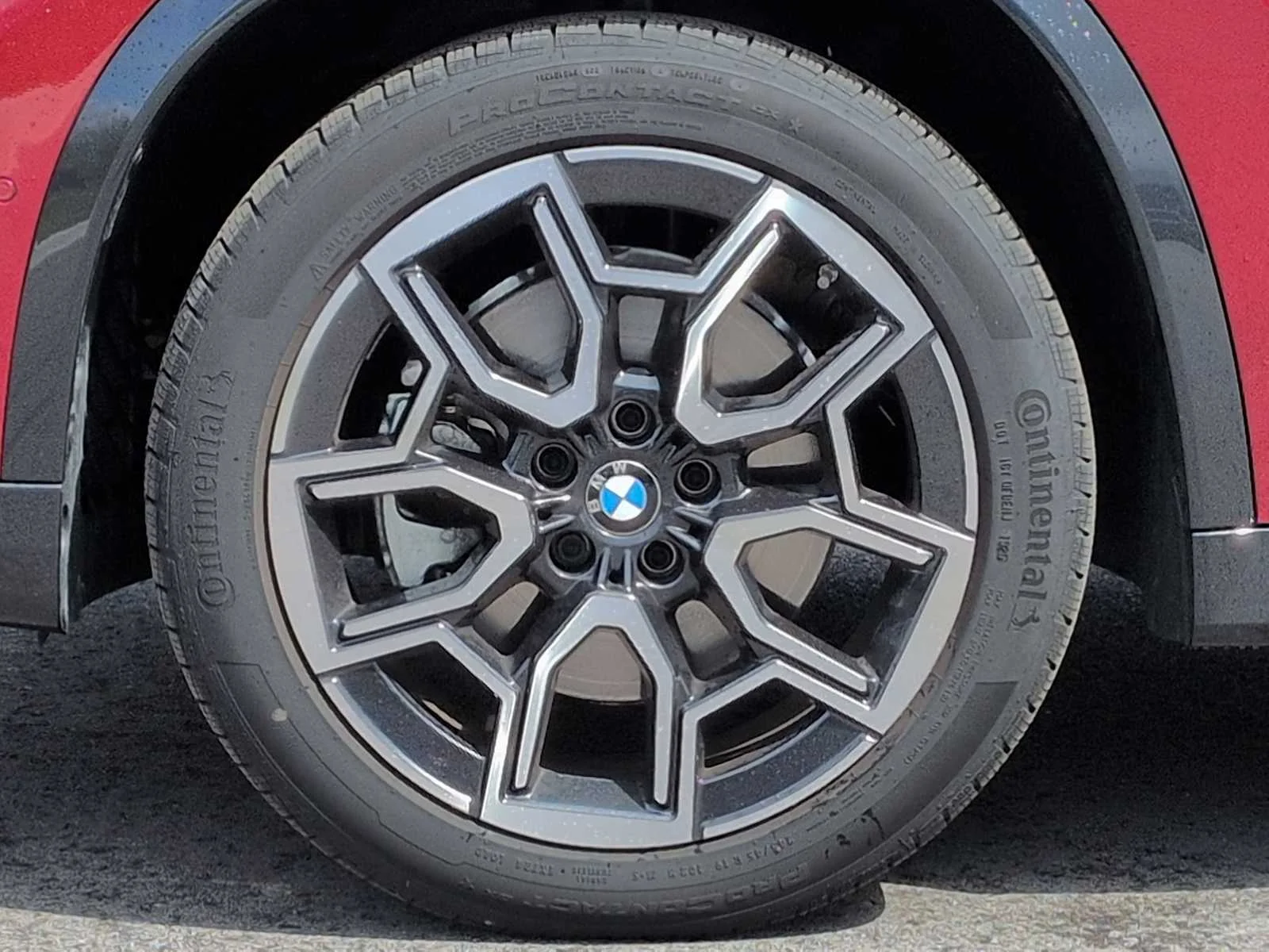 New 2026 Vegas Red Metallic BMW xDrive28i image 13