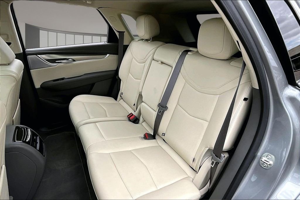 Used 2025 Silver Cadillac Premium Luxury image 28