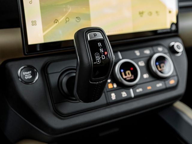 New 2026 Santorini Black Land Rover X-Dynamic SE image 24