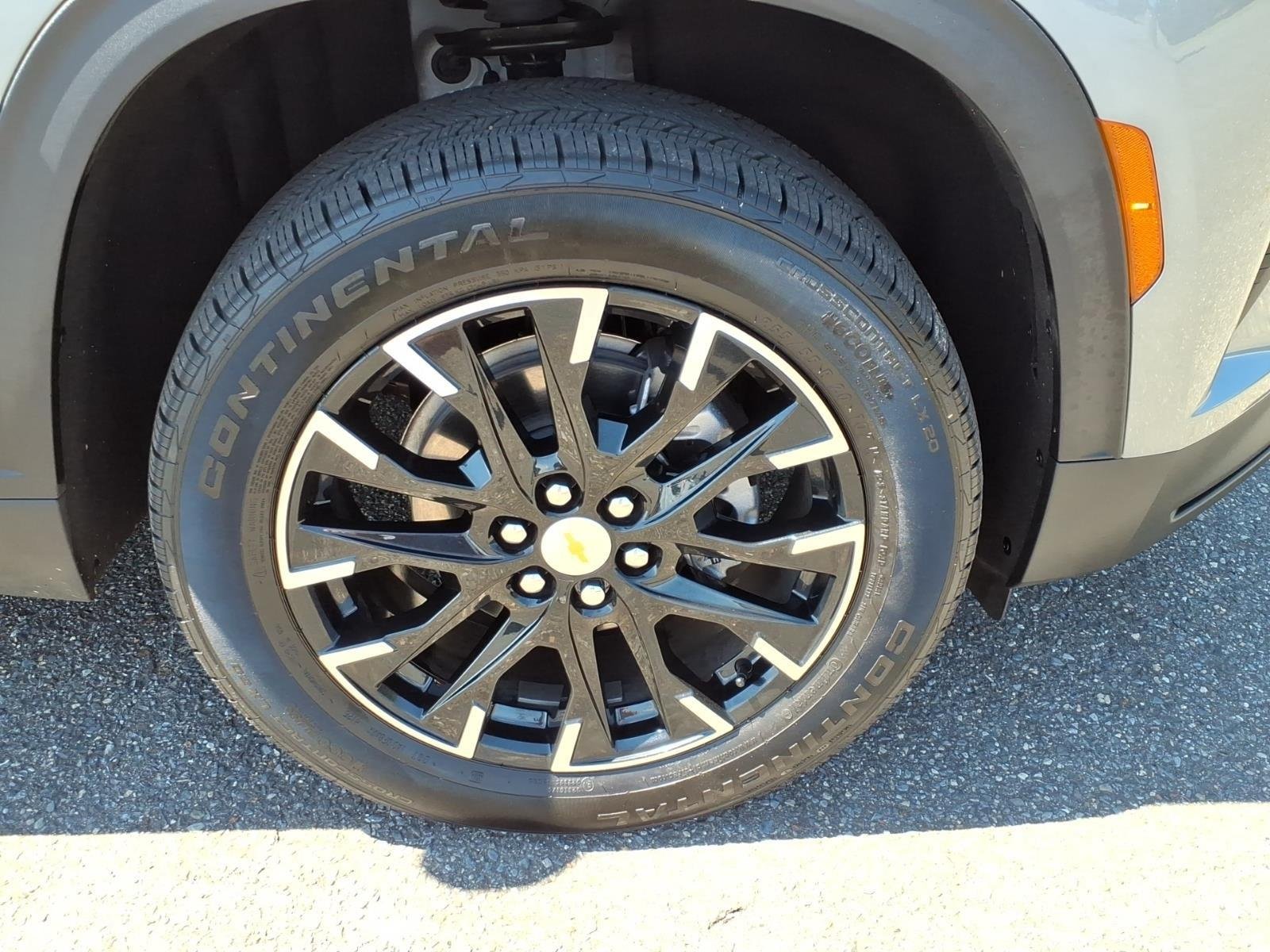 Used 2026 Sterling Gray Metallic Chevrolet FWD LT image 14