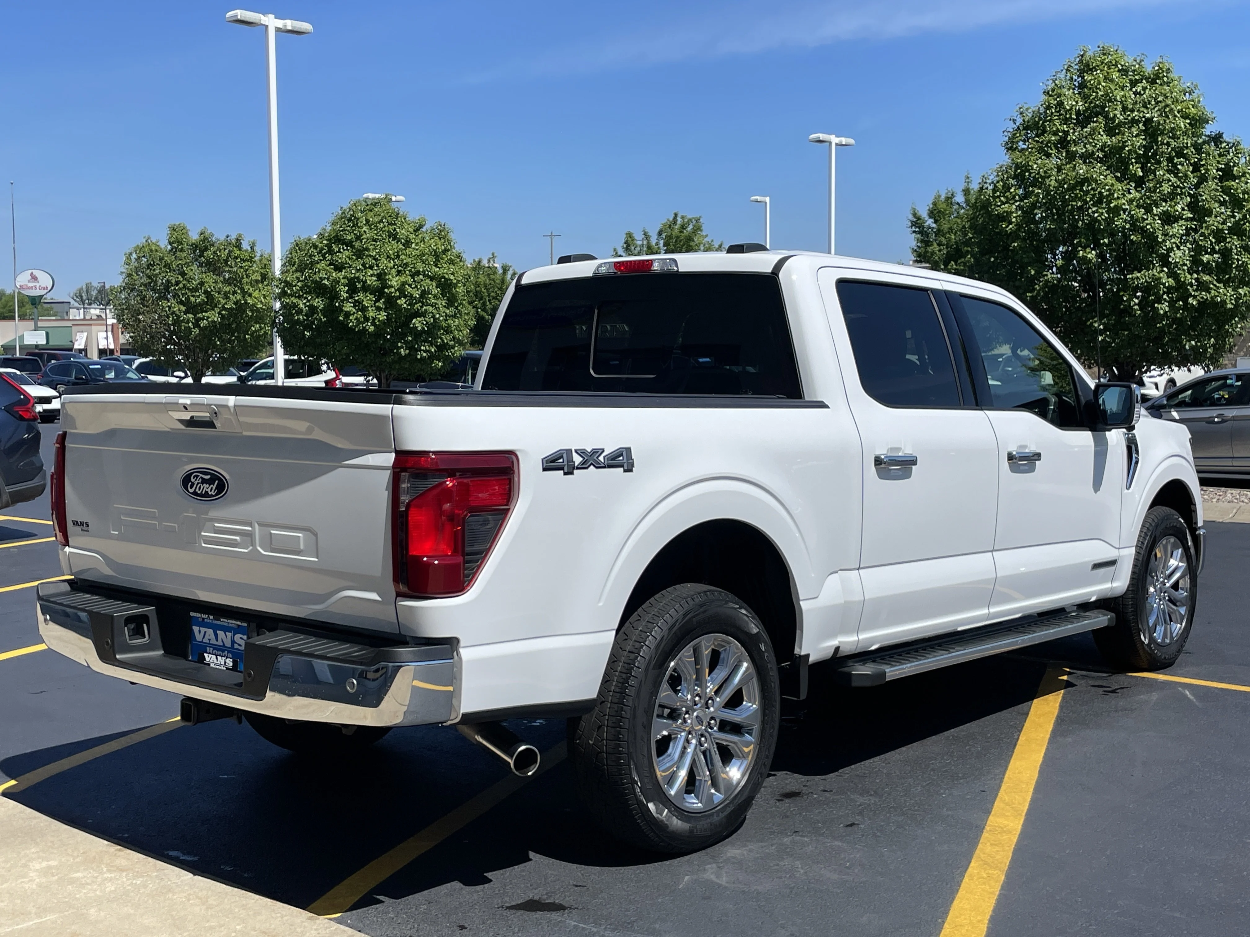 Used 2024 Oxford White Ford XLT image 7