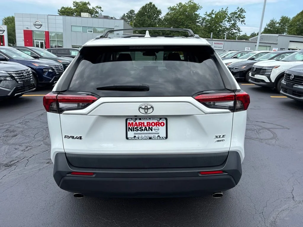 Used 2022 White Toyota XLE image 6