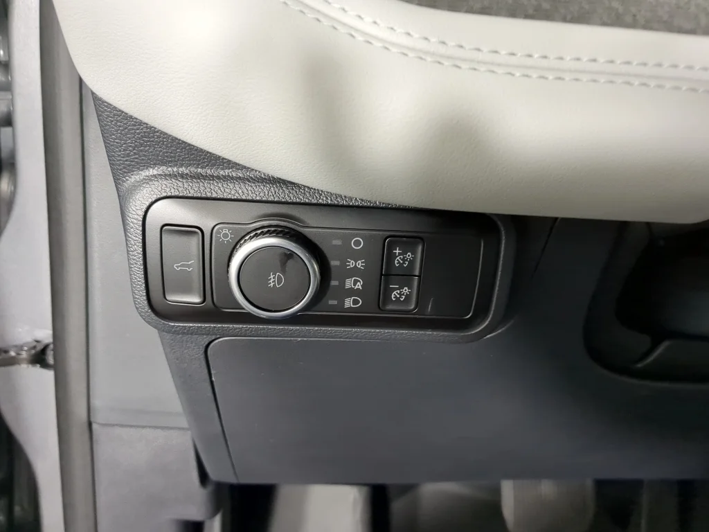 New 2026 Carbonized Gray Metallic Ford Platinum™ image 28