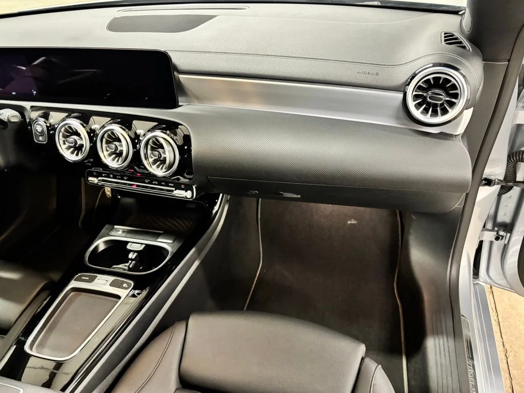 Used 2025 Silver Mercedes-Benz CLA 250 image 21
