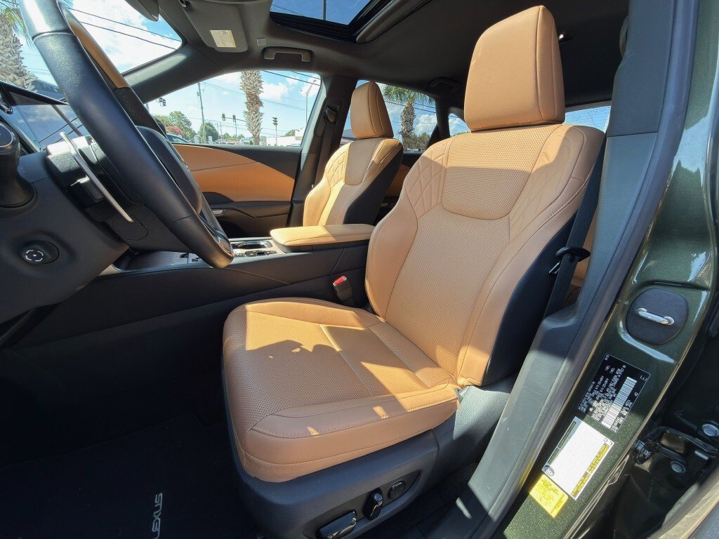 Certified Used 2026 NORI GREEN PEARL Lexus Premium image 11