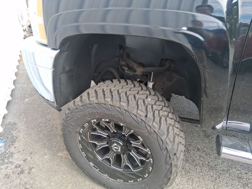 Used 2013 Black Chevrolet LTZ image 17