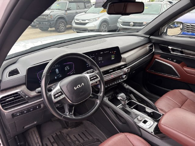 Certified Used 2024 White Pearl Kia EX image 2