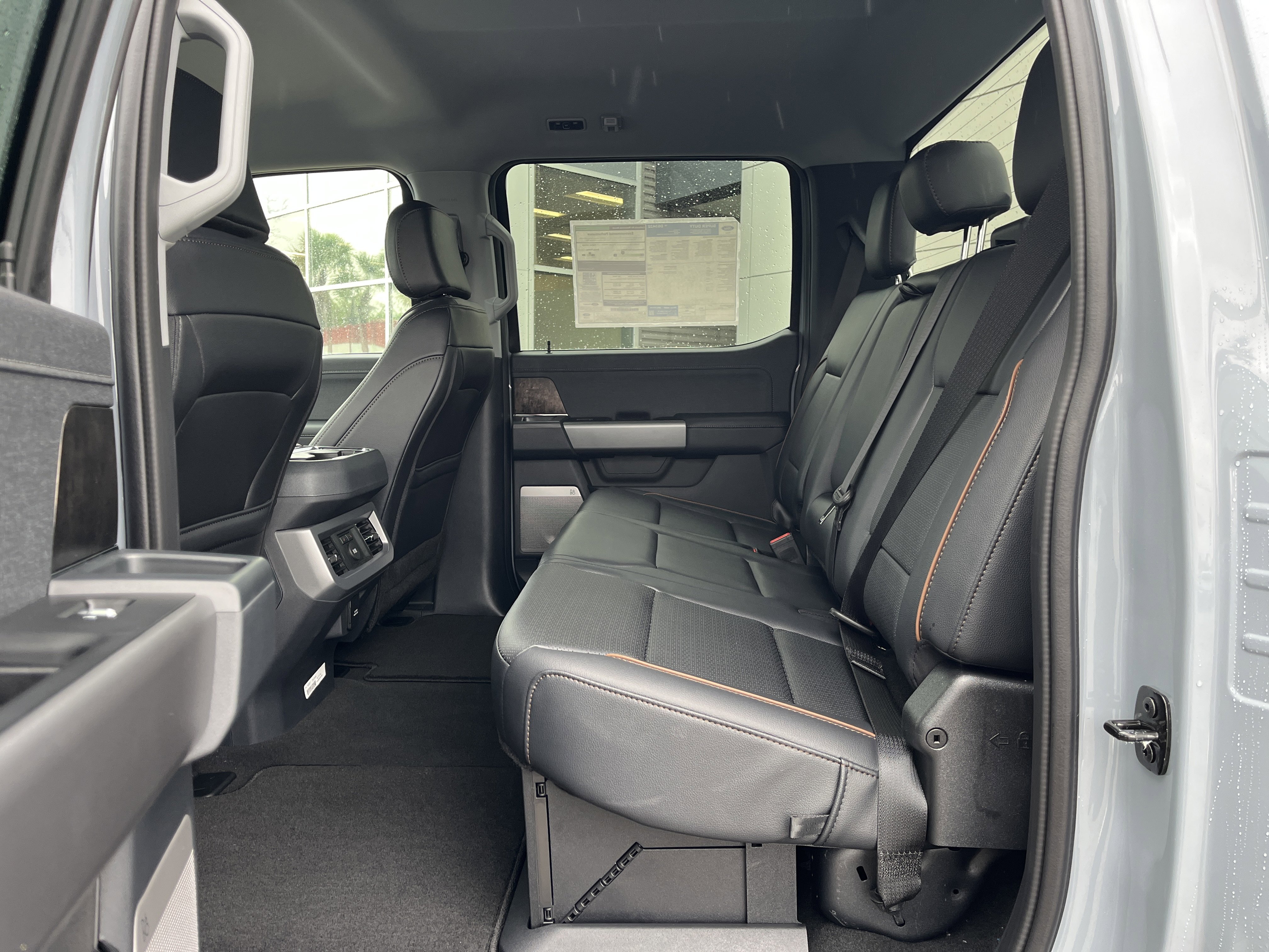 New 2026 Glacier Gray Metallic Tri-Coat Ford F-250® Lariat® image 16