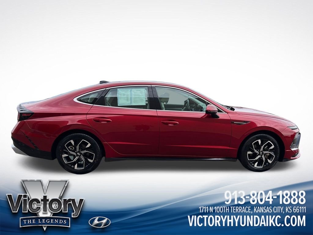 Used 2024 Red Hyundai SEL image 6