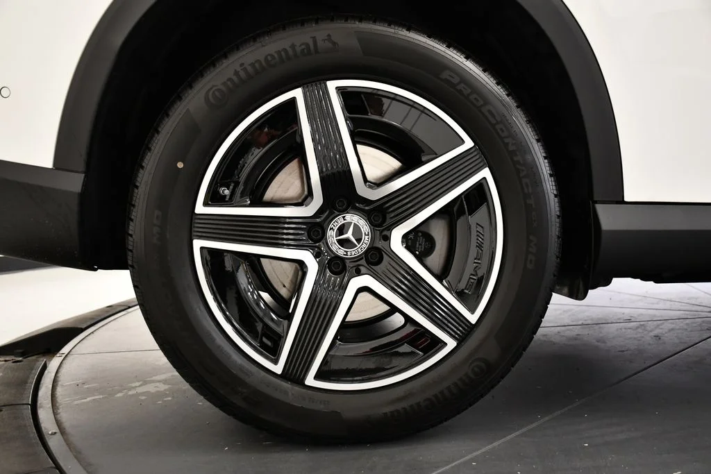 Certified Used 2026 Polar White Mercedes-Benz GLC 300 image 15