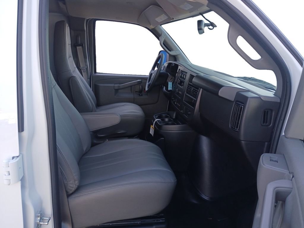 2025 Chevrolet Express Cargo Work Van - Photo 27